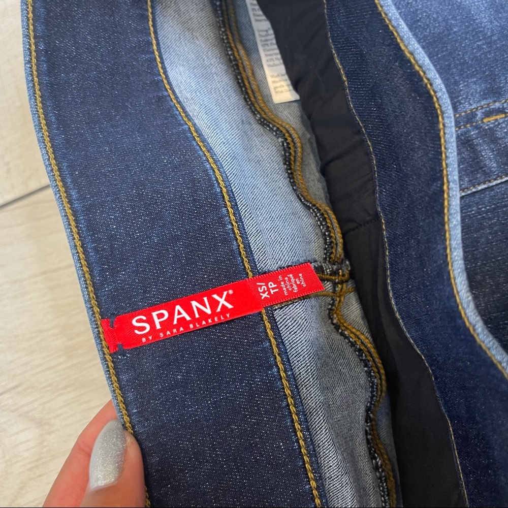 SPANX Cropped Flare Raw Hem Jeans Size Xs - Picture 11 of 15